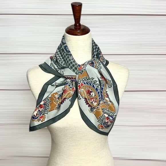 Christian Dior Silk Square Scarf Gray Paisley Hand Rolled Vintage 29x29” - Picture 4 of 11